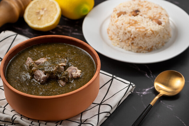 ملوخية باللحم مع الارز/ Molokia with meat and rice